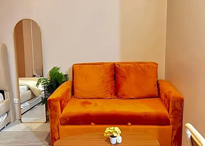 Cozy At Eighty One Newport Blvd Across Naia Terminal 3 4* 마닐라