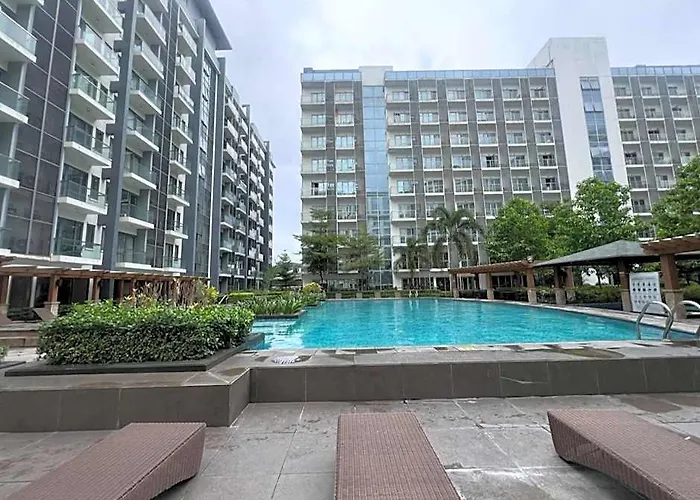 Cozy At Eighty One Newport Blvd Across Naia Terminal 3 호텔 마닐라